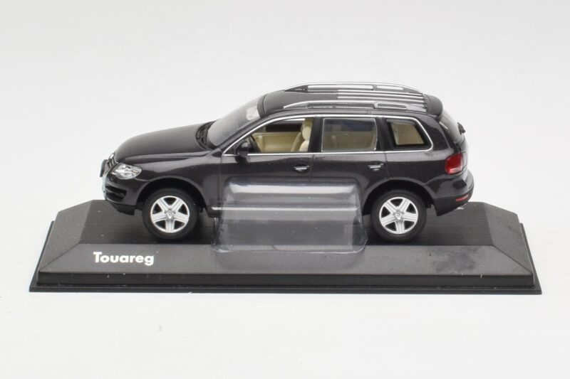 Volkswagen Touareg Grey Minichamps 1:43 Volkswagen Touareg Grey Minichamps 1:43 TOUAREG001 Diecast