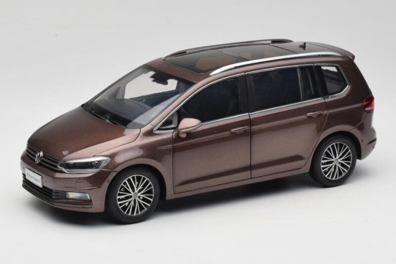 Volkswagen Touran 5T Brown Paudi Model 1:18 ZVE000003BRA Diecast