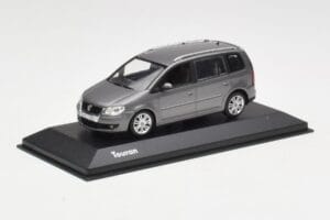 Volkswagen Touran Sport Platinum Grey Minichamps 1:43 TOURAN003 Diecast - image 2 of 4