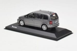 Volkswagen Touran Sport Platinum Grey Minichamps 1:43 TOURAN003 Diecast - image 3 of 4