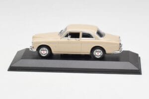 Volvo 121 Amazon Beige Minichamps 1:43 940171002 Diecast