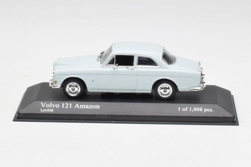 Volvo 121 Amazon Bright Blue Minichamps 1:43 430171007 Diecast