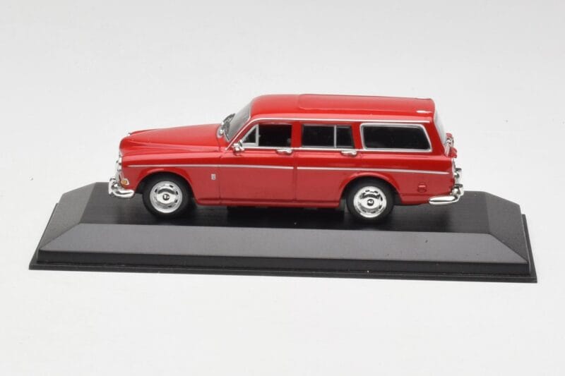 Volvo 121 Amazon Estate Red Minichamps 1:43 430171014 Diecast