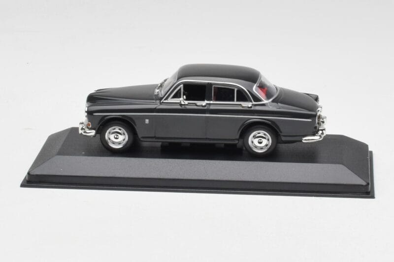 Volvo 121 Amazon Grey Minichamps 1:43 430171061 Diecast