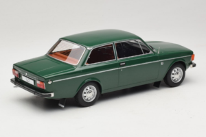 Volvo 142 Green MCG 1:18 MCG18005 Diecast - image 2 of 6