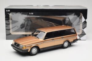 Volvo 240 GL Estate Gold Metallic Minichamps 1:18 155171415 Diecast - image 6 of 6