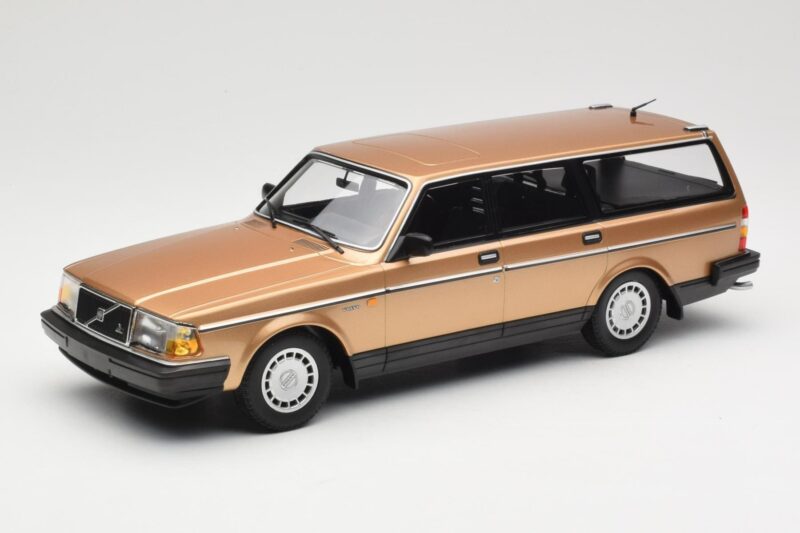 Volvo 240 GL Estate Gold Metallic Minichamps 1:18 Volvo 240 GL Estate Gold Metallic Minichamps 1:18 155171415 Diecast