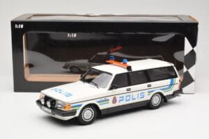 Volvo 240 GL Estate Polis Sweden Minichamps 1:18 155171480 Diecast - image 6 of 6