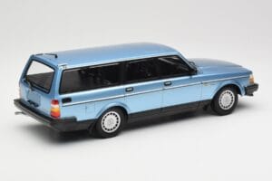 Volvo 240 GL Estate Blue Metallic Minichamps 1:18 155171414 Diecast - image 2 of 6