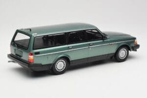 Volvo 240 GL Estate Green Metallic Minichamps 1:18 155171410 Diecast - image 2 of 6