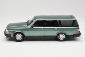 Volvo 240 GL Estate Green Metallic Minichamps 1:18 155171410 Diecast - image 3 of 6