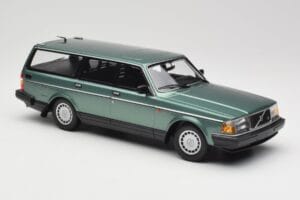 Volvo 240 GL Estate Green Metallic Minichamps 1:18 155171410 Diecast - image 4 of 6