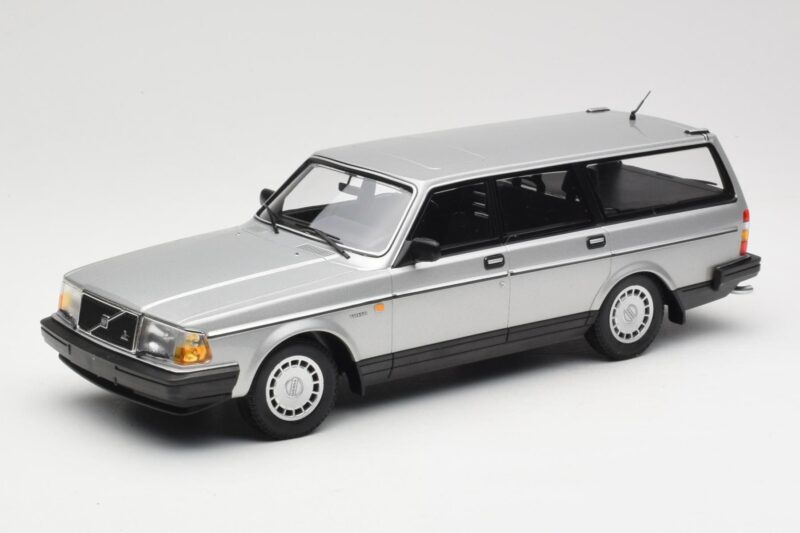 Volvo 240 GL Estate Silver Minichamps 1:18 155171416 Diecast