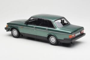 Volvo 240 GL Green Metallic Minichamps 1:18 155171400 Diecast - image 5 of 6