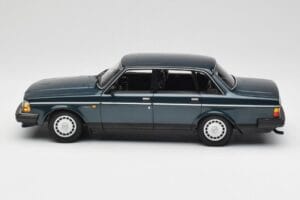 Volvo 240 GL Petrol Metallic Minichamps 1:18 155171407 Diecast - image 3 of 6