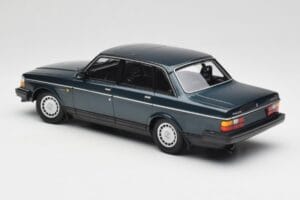 Volvo 240 GL Petrol Metallic Minichamps 1:18 155171407 Diecast - image 5 of 6