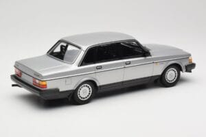 Volvo 240 GL Silver Minichamps 1:18 155171408 Diecast - image 2 of 6