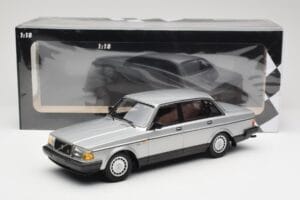 Volvo 240 GL Silver Minichamps 1:18 155171408 Diecast - image 6 of 6
