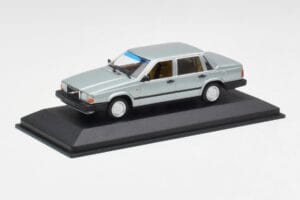 Volvo 240 GL Silver Metallic Minichamps 1:43 940171402 Diecast - image 2 of 4