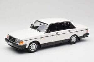 Volvo 240 GL White Minichamps 1:18 155171402 Diecast
