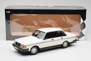 Volvo 240 GL White Minichamps 1:18 155171402 Diecast - image 6 of 6