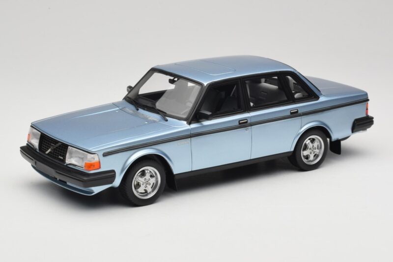 Volvo 244 Turbo Light Blue DNA 1:18 DNA000135 Diecast