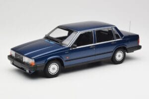 Volvo 740 GL Dark Blue Metallic Minichamps 1:18 155171701 Diecast