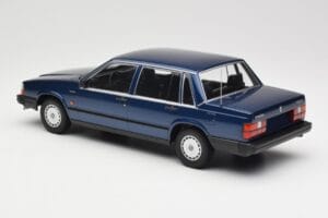 Volvo 740 GL Dark Blue Metallic Minichamps 1:18 155171701 Diecast - image 5 of 6