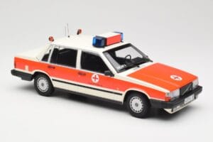Volvo 740 GL DRK Aschaffenburg Minichamps 1:18 155171790 Diecast - image 4 of 6