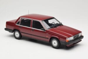 Volvo 740 GL Red Minichamps 1:18 155171704 Diecast - image 4 of 6