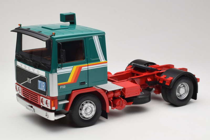 Volvo F1220 Green Red Road Kings 1:18 Volvo F1220 Green Red Road Kings 1:18 RK180032 Diecast