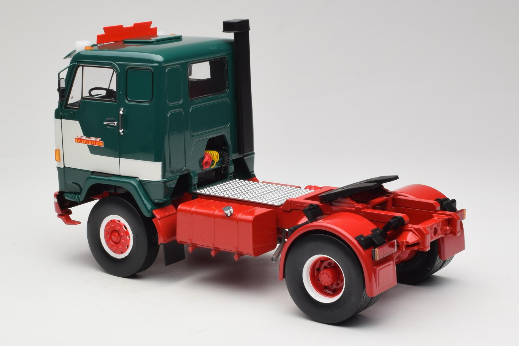 MCG Volvo F88 1:18 Bilspedition Green White Diecast