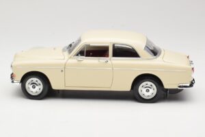 Volvo P121 Amazon White Revell 1:18 08866 Diecast - image 4 of 8