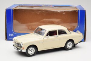 Volvo P121 Amazon White Revell 1:18 08866 Diecast - image 8 of 8