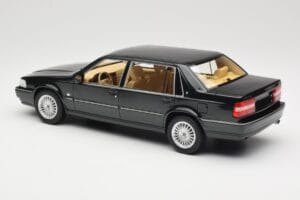 Volvo S90 Royal Green DNA 1:18 DNA000090 Diecast - image 5 of 6