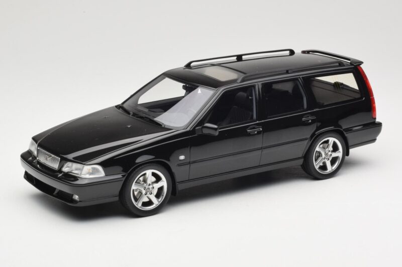 Volvo V70 R P80 Black DNA 1:18 DNA000232 Diecast