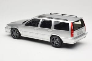 Volvo V70 R P80 Silver DNA 1:18 DNA000155 Diecast - image 5 of 6