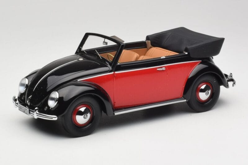 Volkswagen Beetle Convertible Black & Red Minichamps 1:18 107054132 Resin
