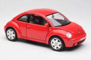 Volkswagen New Beetle Red Bburago 1:18 8185108 Diecast - image 6 of 8