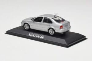 Volkswagen Bora Reflex Silver Minichamps 1:43 81982223S Diecast - image 3 of 4