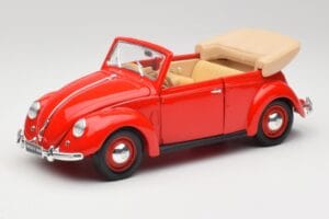 Volkswagen Cabriolet Ruby Red Maisto 1:18 32826 Diecast