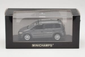 Volkswagen Cross Touran Platinum Grey Minichamps 1:43 400056170 Diecast - image 4 of 4