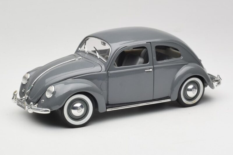 Volkswagen Export Sedan Agave Grey Maisto 1:18 100299 Diecast