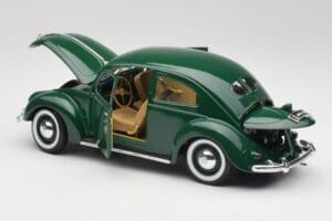 Volkswagen Export Sedan Beryl Green Maisto 1:18 31820 Diecast - image 5 of 8