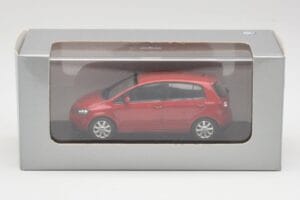 Volkswagen Golf Plus Tornado Red Minichamps 1:43 821911110 Diecast - image 4 of 4