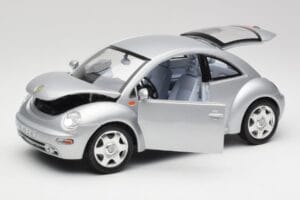 Volkswagen New Beetle Reflex Silver Metallic Bburago 1:18 3322 Diecast - image 2 of 8