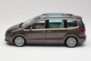 Volkswagen Sharan 7N Oak Brown Metallic Minichamps 1:18 110051001 Diecast - image 4 of 8