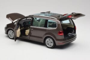 Volkswagen Sharan 7N Oak Brown Metallic Minichamps 1:18 110051001 Diecast - image 5 of 8