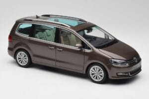 Volkswagen Sharan 7N Oak Brown Metallic Minichamps 1:18 110051001 Diecast - image 6 of 8