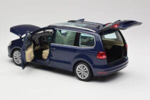 Volkswagen Sharan 7N Shadow Blue Metallic Minichamps 1:18 110051100 Diecast - image 5 of 8
